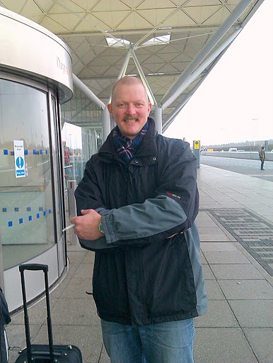 Ole ved Stansted - Den sidste cigaret